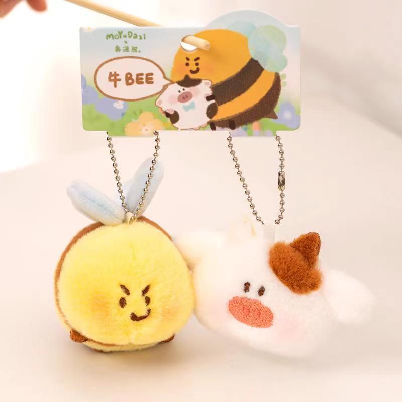 8cm cow bee pendant-magnet