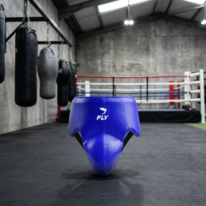 Protège-guêtres de boxe personnalisable de haute qualité avec design sur mesure en cuir synthétique – Équipement de protection ajustable - Product Image 3