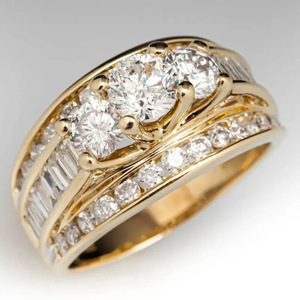 Anello da Donna con Tre File di Pietre Rotonde, Gioiello Geometrico alla Moda - Product Image 1