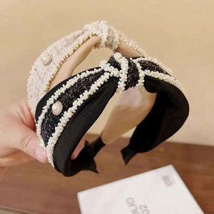 Nouveau serre-tête de mode Suimin pour filles, large bord en satin orné de strass, emballage personnalisable pour mariage et fête - Product Image 4