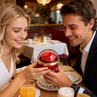 Coffret Cadeau Rotatif Haut de Gamme en Acrylique pour la Saint-Valentin, avec Rose Artificielle, Idéal pour Anniversaire et Cérémonie de Déclaration d'Amour