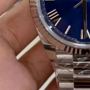 Reloj de Lujo Estilo Ejecutivo con Esfera Azul Sunburst, Brazalete Jubilee de Acero Inoxidable, Reloj de Pulsera Automático - Product Image 2