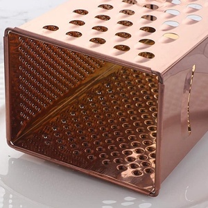 <span class=keywords><strong>Grattugia</strong></span> Manuale Multifunzione in Acciaio a 4 Lati Oro Rosa con Logo Personalizzato per <span class=keywords><strong>Frutta</strong></span> e Verdura - Product Image 4