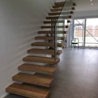 Escalier en bois moderne, escalier droit haut de gamme, escalier intérieur moderne, marches en bois, escalier intérieur avec câble métallique