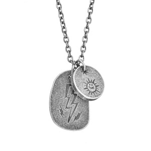 Collar de doble capa con colgante de sol de la marca INS, estilo hip-hop retro callejero, con diseño de mano fantasma rayo desgastada, de Yunnique - Product Image 5