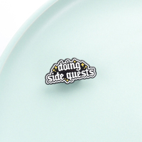 Épinglette en émail personnalisée avec citation sur les missions secondaires, badge métallique, cadeau pour gamer, accessoire de bijouterie