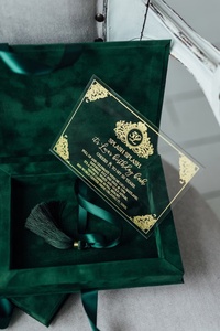 Boîte d'invitation <span class=keywords><strong>de</strong></span> poche en velours vert émeraude avec feuille d'or Boîte d'invitation en velours <span class=keywords><strong>de</strong></span> croquis <span class=keywords><strong>de</strong></span> lieu Suite d'invitation <span class=keywords><strong>de</strong></span> <span class=keywords><strong>mariage</strong></span> Premium - Product Image 5