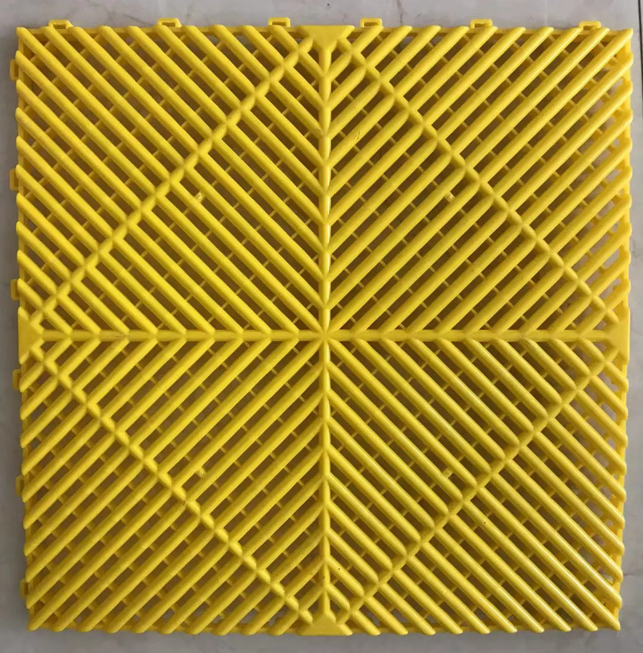 Azulejos de enclavamiento de suelo de lavado de coche, suelo de garaje Modular con ventilación