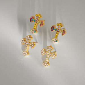 Myneck 2024 <span class=keywords><strong>Roma</strong></span> Vintage Cruz religiosa Zircon Cuff Pendientes 18K Chapado en oro Acero inoxidable Deslustre Libre Fuente de joyería caliente - Product Image 2
