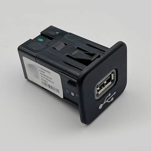 735600659 Port de charge Pièce de sortie USB pour Jeep Renegade Compass 2016-2021 - Product Image 3