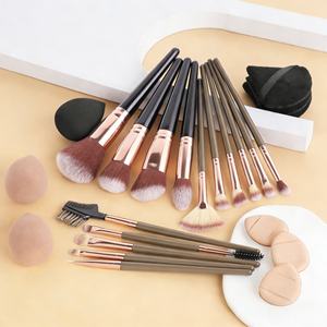 ชุดแปรงแต่งหน้าวีแกนขายส่งสำหรับอายแชโดว์ ชุดแปรงแต่งหน้าระดับมืออาชีพ รับผลิตแบรนด์ส่วนตัว สีดำน้ำตาล ชุดแปรงแต่งหน้า 15 ชิ้น - Product Image 5