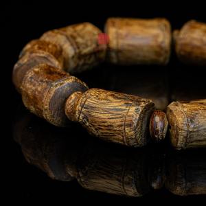 Bracelet de perles de bambou en bois d'agar vieilli de qualité supérieure, taille grande, bois d'Oud naturel, bijoux Feng Shui faits à la main - Product Image 5