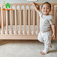 Meubles de chambre d'enfant de luxe convertibles 3 en 1 Berceau en bois massif avec lit nid et lattes pour tout-petits Design épuré et sûr Élégant