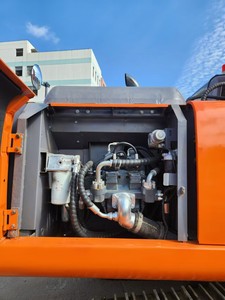 Excavadora de segunda mano Hitachi ZX200 japonesa con movimiento de tierras Hitachi ZX200 usada en buen mantenimiento en stock para la venta - Product Image 4