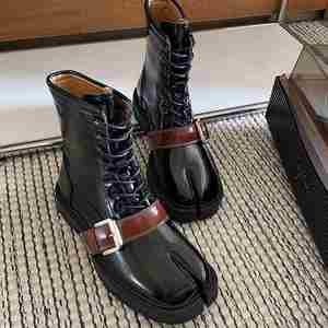 Bottes montantes unisexe à bout fendu style sabot, design de niche, rehaussantes pour couples, au style décontracté avant-gardiste britannique - Product Image 1