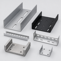 Fabrication sur mesure de plaques de protection en acier galvanisé, conformes aux plans, pour la sécurité des machines et l'utilisation sur convoyeurs à bande.