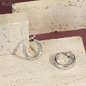 Orecchini a Cerchio Grandi in Argento Sterling 925 Placcato Oro, Design Circolare Oblato, Clip per Orecchini - Product Image 4
