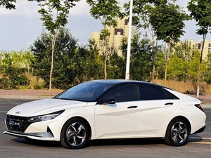 Nuevo Hyundai Elantra <span class=keywords><strong>2022</strong></span> Edición Pure Oil Elite, Sedán Compacto <span class=keywords><strong>de</strong></span> 5 Plazas, CVT, Cámara Trasera, CarPlay, ACC - Product Image 5