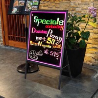 Expédition à temps fixé, panneaux publicitaires effaçables à effet néon, présentoirs au sol en forme de A, panneau LED en forme de tableau noir pour les pizzerias à emporter