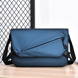 Nouveau Sac Décontracté Grande Capacité Homme en <span class=keywords><strong>Film</strong></span> Mince, Sac Bandoulière Unique Tendance pour Sports de Plein Air en <span class=keywords><strong>Film</strong></span> PU - Product Image 3