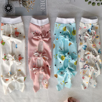 En gros, Pantalons pour chiens à motifs de dessins animés mignons, Leggings pour animaux de compagnie à nœud papillon ajouré, Salopettes respirantes pour chiots, Vêtements pour chiens, Styles variés