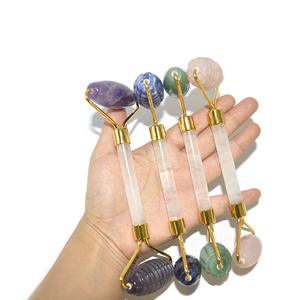 Rullo <span class=keywords><strong>di</strong></span> <span class=keywords><strong>Giada</strong></span> <span class=keywords><strong>Gua</strong></span> <span class=keywords><strong>Sha</strong></span> Naturale Anti-Età in Sodalite, Strumento per Massaggio dei Punti <span class=keywords><strong>di</strong></span> Agopuntura, Promuove l'Assorbimento Corporeo, Modello LRYS - Product Image 5