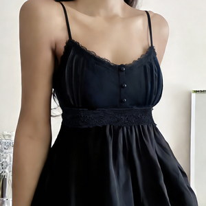 เสื้อสายเดี่ยวผู้หญิงสีดำแต่งลูกไม้ กระดุมหน้า สายสปาเก็ตตี้ ทรงเอ พลีทเนื้อนุ่ม รุ่นใหม่ล่าสุด 2026 - Product Image 3