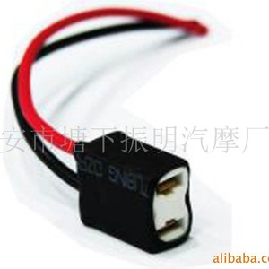 Cargador universal para coche Olt, conector USB tipo A para carga de automóviles y motocicletas - Product Image 1