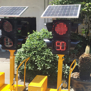 Feux de signalisation routière portables solaires HK JY204D avec affichage LED pour la régulation routière - Product Image 2