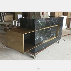 Bureau de réception de salon moderne, <span class=keywords><strong>comptoir</strong></span> de réception en marbre doré et noir, personnalisé - Product Image 1
