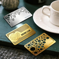 Cartes photo LOGO métallisées personnalisées à motifs laser Plaques d'identité professionnelle gravées en acier inoxydable Étiquettes d'accès VIP de marque de luxe