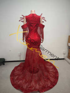 Abito da Sera Elegante Ocstrade Fatto a Mano con Paillettes Rosse, Spalle con Frange, Strass e Spacco, Stile Sirena - Product Image 6