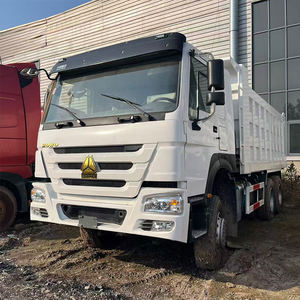 Camión Volquete Howo 8x4 en Venta con Grúa, Apto para Aplicaciones de Trabajo Pesado, Mejora la Eficiencia en Obras - Product Image 3