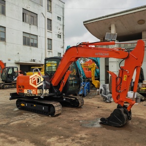 Miniexcavadora Hidráulica Usada de Alta Calidad Hitachi ZX60 Original de Japón, 6 Toneladas, en Buen Estado, con Cuchilla de Bulldozer - Product Image 1
