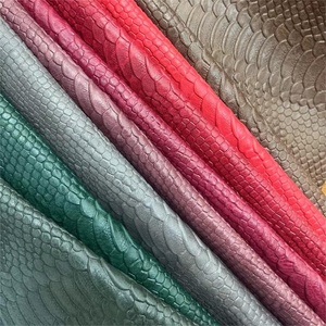 2024新款蟒蛇蛇皮压花人造PU皮革鞋包 - Product Image 4