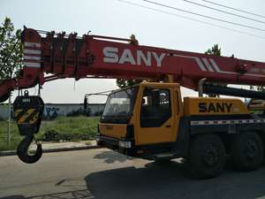 Grue sur camion Sany STC750 de 75 tonnes d'occasion, bien entretenue, avec pièces d'origine pour travaux de levage lourd - Product Image 2