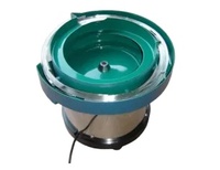 Machine d'alimentation vibrante réglable sur mesure pour petits écrous carrés et accessoires en plastique