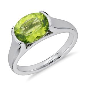 แหวนเงินแท้ 925 ประดับพลอยประจำเดือนเกิดทรงรี สีเขียวเพอริดอท แหวนหมั้นสำหรับผู้หญิง - Product Image 2