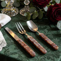 Ensemble de couverts de luxe en acier inoxydable avec manche en acrylique marbré marron, couteau, fourchette et cuillère en résine pour la mise en place de la table de mariage