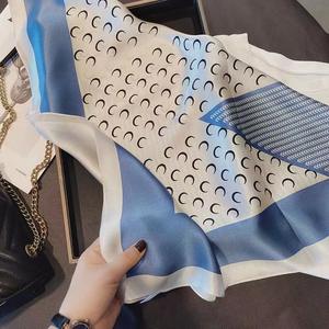 Foulard carré noir et blanc imprimé en usine pour femme, châle, écharpe pour cheveux - Product Image 2