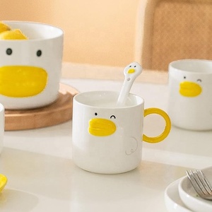 Set di Tazze in Ceramica a Forma di Anatra con Cucchiaio, <span class=keywords><strong>Becco</strong></span> e Manico Gialli, Sostenibile, Grande Capacità per Bambini o Appassionati di Cartoni Animati - Product Image 2