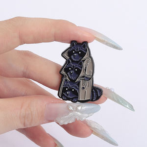 Tre procioni spille personalizzate con smalto simpatiche volpe divertenti spille stemmi vestiti gioielli per animali regalo per gli amici - Product Image 4