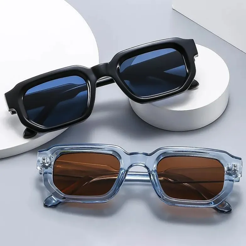 2024 Großhandel quadratische Rahmen-Luxus-Sonnenbrille individuell retro verdickte kleine Rahmen fortschrittlicher Sinn modische Sonnenbrille weiblich