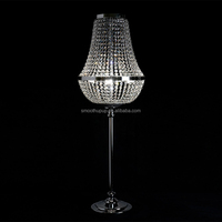 Lampe de table à pompon rouge, centre de table, support de bougie en métal doré, décoration de table de mariage, décoration de réception pour événements et fêtes
