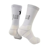 Chaussettes de football antidérapantes à logo personnalisé 2025, couleur unie, avec bande au genou, pour entraînement, basketball, fitness, course à pied, séchage rapide, semelle en tissu éponge