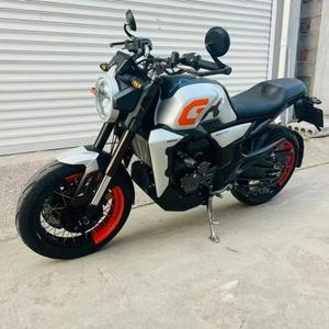 Moto d'occasion haute performance, directement d'usine, avec moteur monocylindre 348cc refroidi par eau, quatre soupapes, comparable aux voitures neuves - Product Image 5