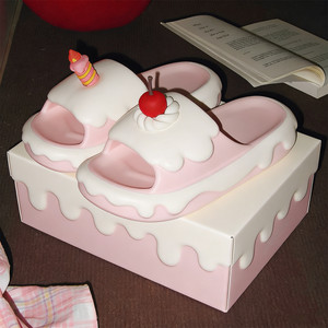 XIXITIAO Vente <span class=keywords><strong>en</strong></span> gros de tongs pour filles Kawaii Cherry Cream Cake EVA antidérapantes, sandales d'été mignonnes pour l'intérieur <span class=keywords><strong>et</strong></span> l'extérieur pour les étudiants - Product Image 1