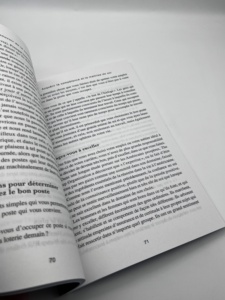 Libro de tapa blanda con encuadernación perfecta en papel de arte, versión francesa de Le Pouvoir De La Confiance En Soi, en oferta. - Product Image 4