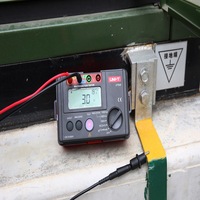 UNI-T UT526 Multi-functional Electrical Testing Instrument >10M Insulation Resistance 0-500M Measuring Range for Resistance