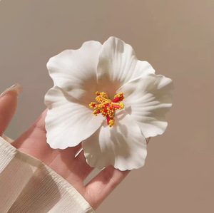 Hochwertige 5cm Ei Haars pange Hawaiian Plume ria Blume Korean Foam Haars pange Fabrik Großhandel Hot Selling Hochzeit im Freien - Product Image 6